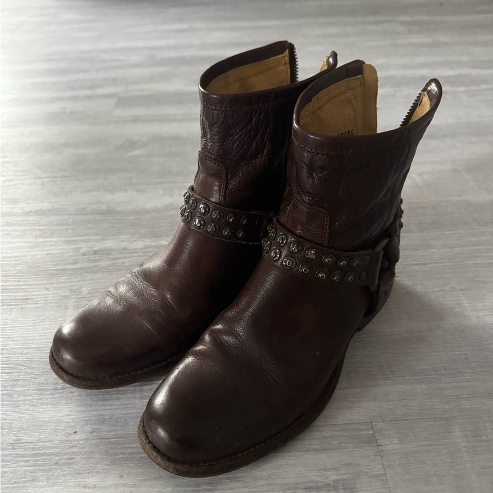 FRYE Phillips Studded Motto Boot 7.5 W